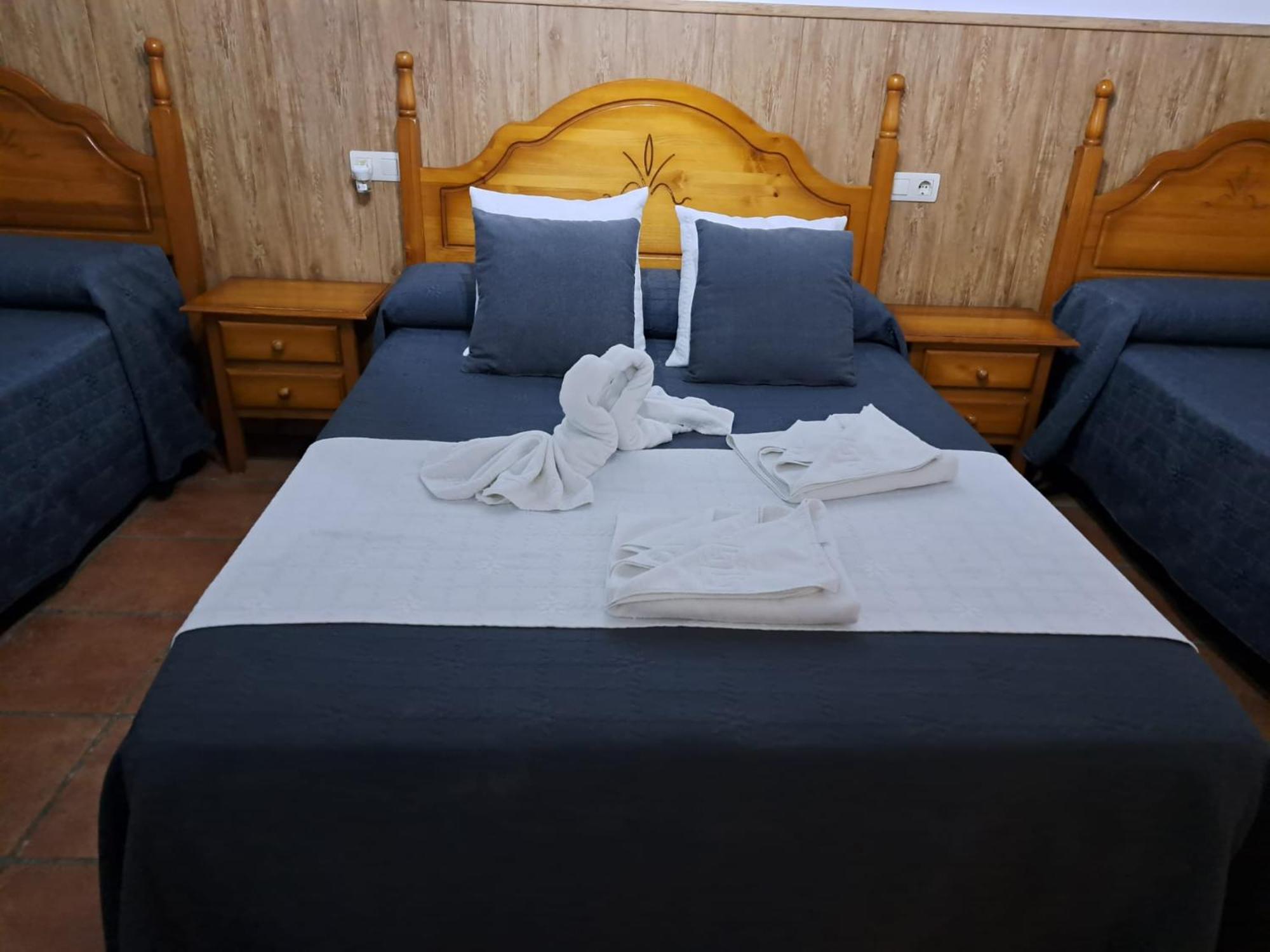 Hostal Brenaverde Gaucín Dış mekan fotoğraf