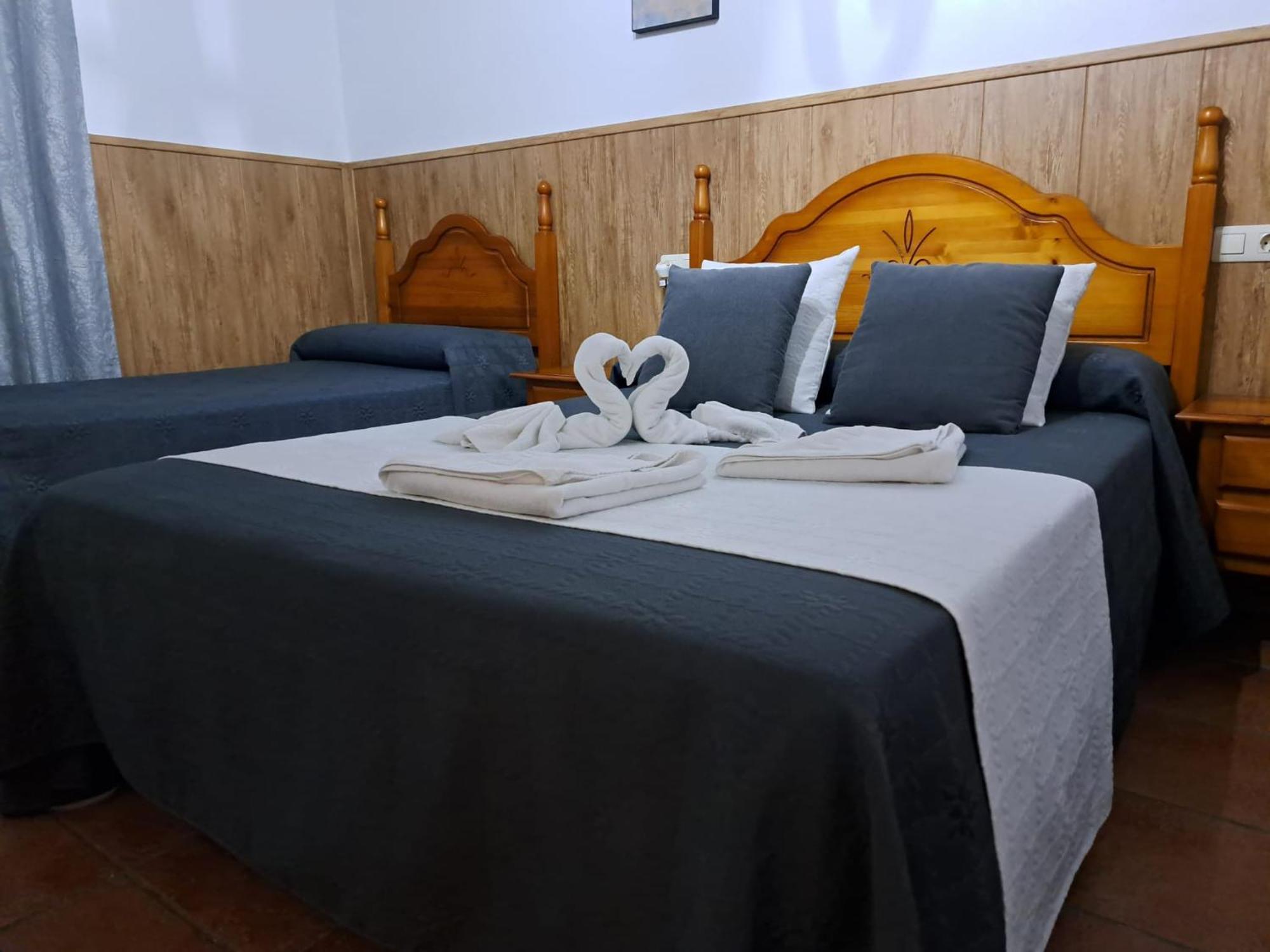 Hostal Brenaverde Gaucín Dış mekan fotoğraf
