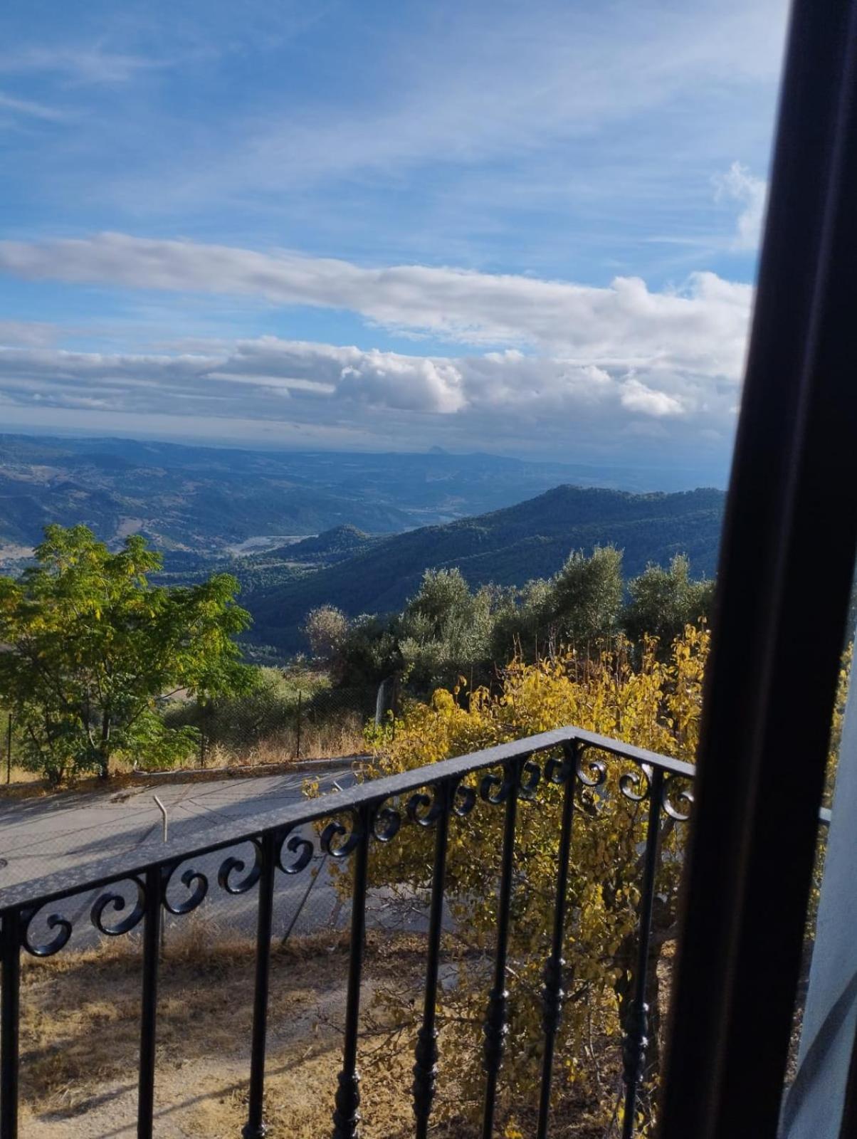 Hostal Brenaverde Gaucín Dış mekan fotoğraf